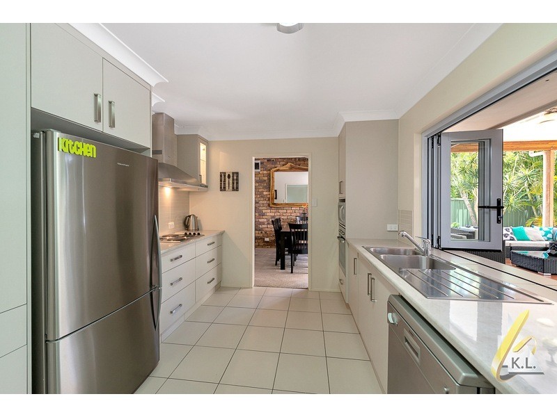 17 Karri Avenue, Karana Downs QLD 4306