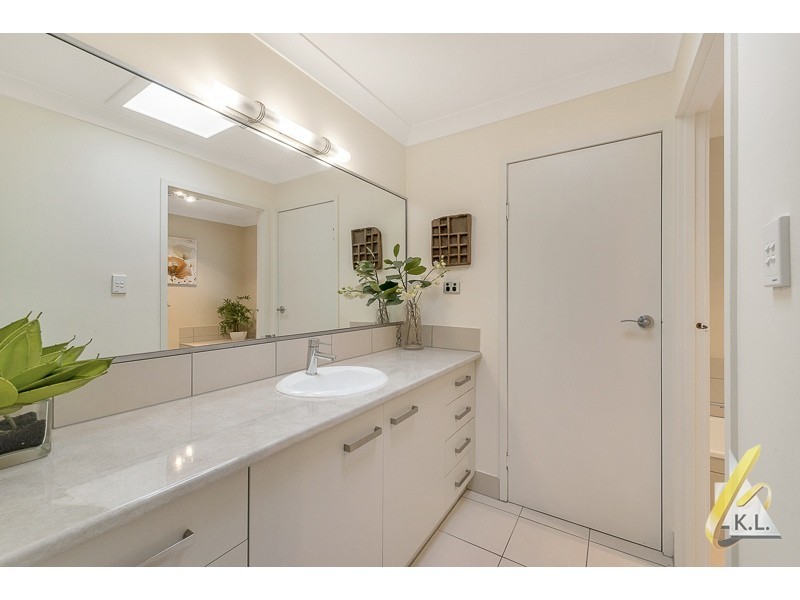 17 Karri Avenue, Karana Downs QLD 4306