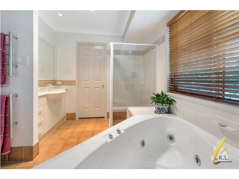 3 Cronin Court, Chuwar QLD 4306