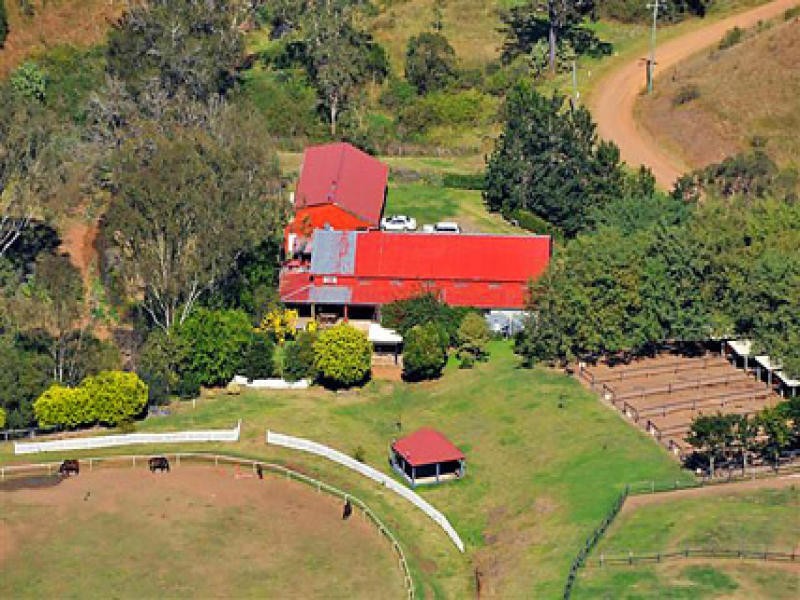 100 Waverley Road, Lake Manchester QLD 4306