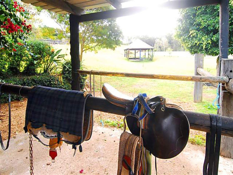 100 Waverley Road, Lake Manchester QLD 4306