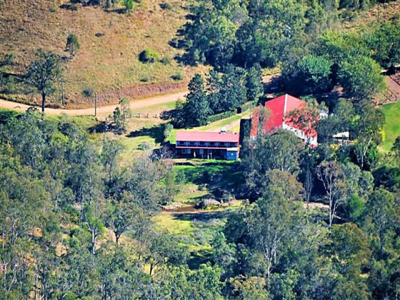 100 Waverley Road, Lake Manchester QLD 4306