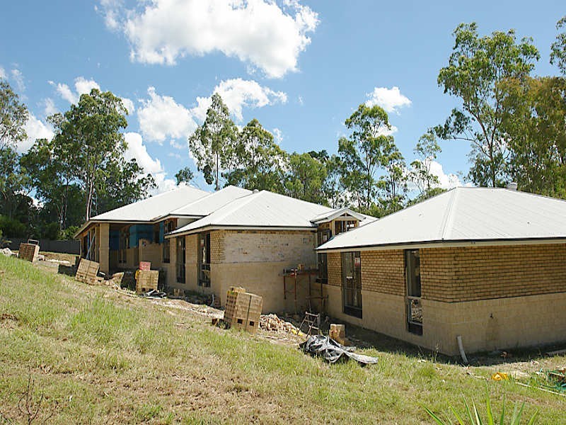 40 Wilmott Street, Mount Crosby QLD 4306