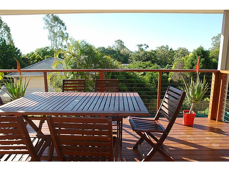 16 Nara Street, Kenmore QLD 4069