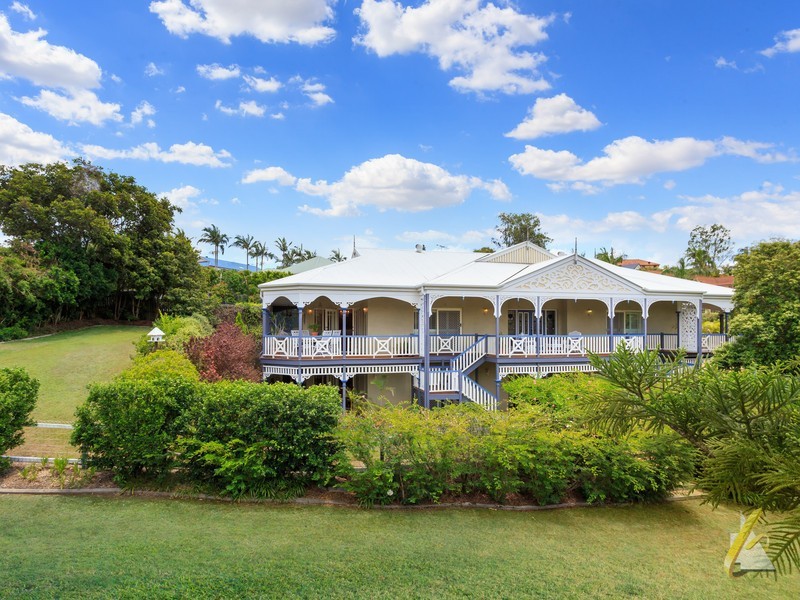 63 Drysdale Crescent, Brookfield QLD 4069