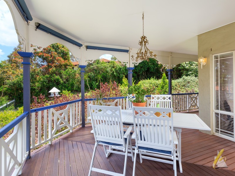 63 Drysdale Crescent, Brookfield QLD 4069