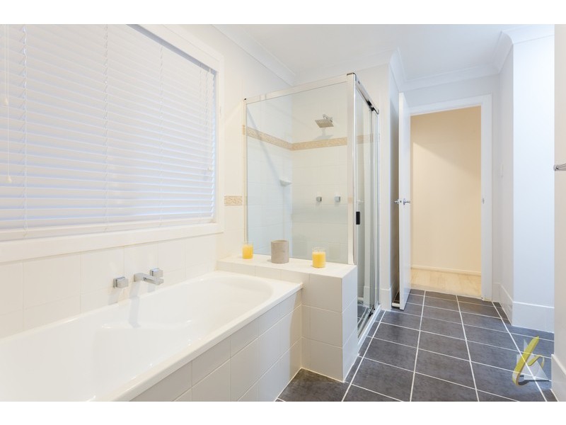 90 Collins Street, Collingwood Park QLD 4301