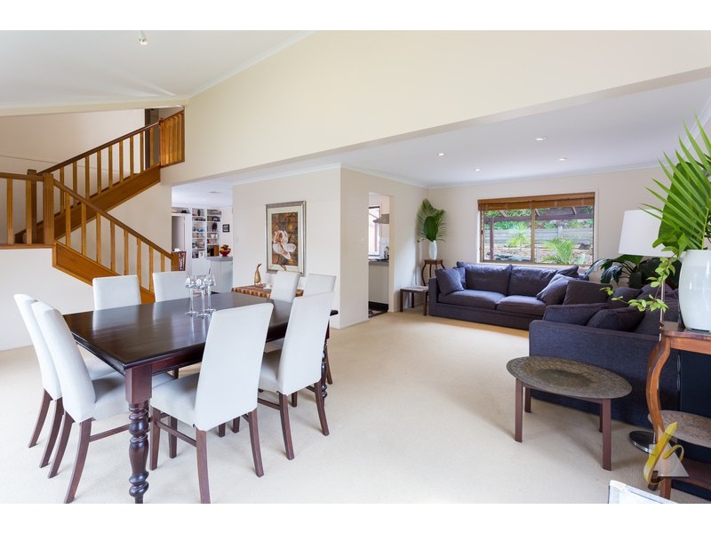 4 Tillbrook Street, Chapel Hill QLD 4069