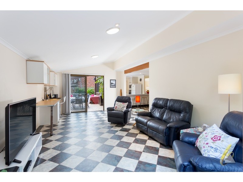 4 Tillbrook Street, Chapel Hill QLD 4069