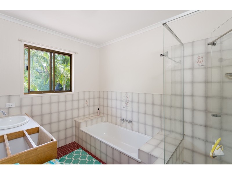 4 Tillbrook Street, Chapel Hill QLD 4069