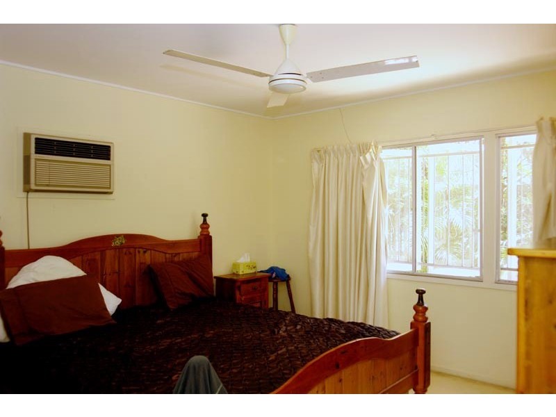 8 Gleneagle Street, Kenmore QLD 4069