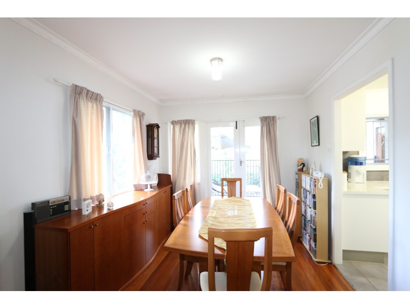 10 Harvard Street, Kenmore QLD 4069