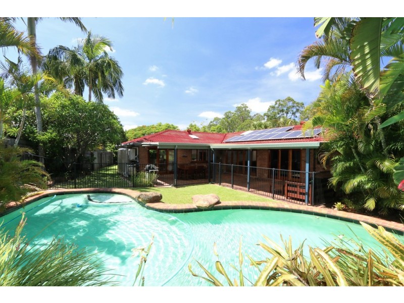 9 Chatburn Street, Chapel Hill QLD 4069