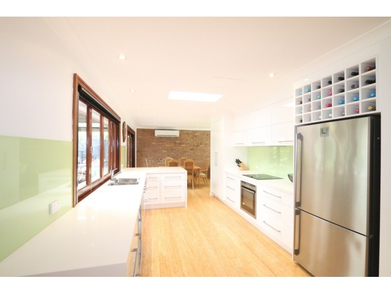 9 Chatburn Street, Chapel Hill QLD 4069