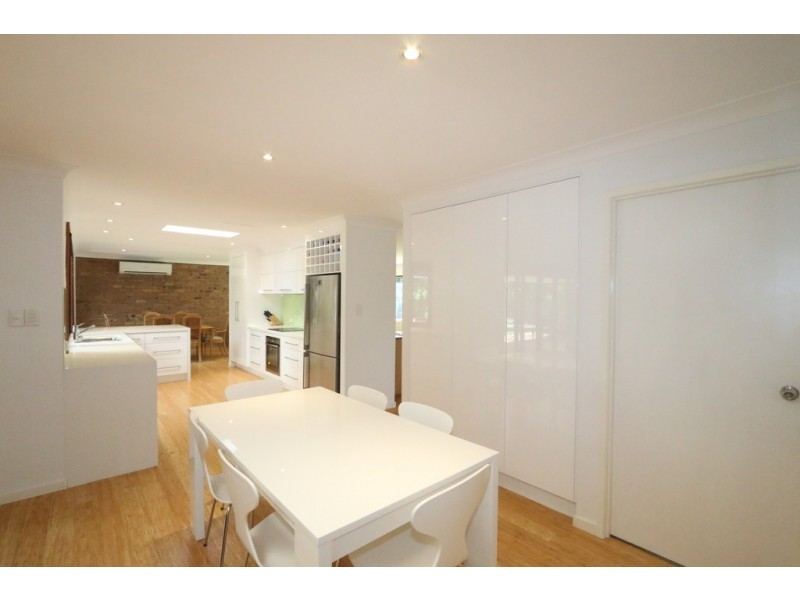 9 Chatburn Street, Chapel Hill QLD 4069