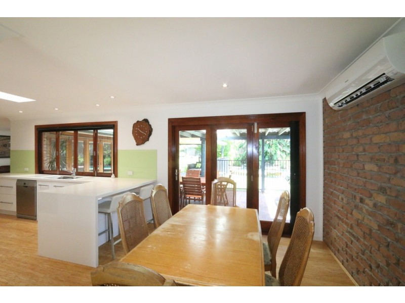 9 Chatburn Street, Chapel Hill QLD 4069