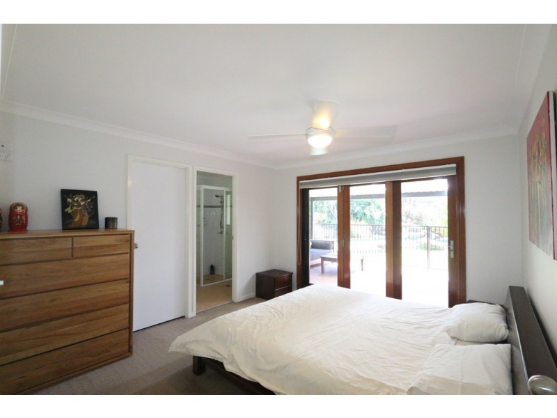 9 Chatburn Street, Chapel Hill QLD 4069