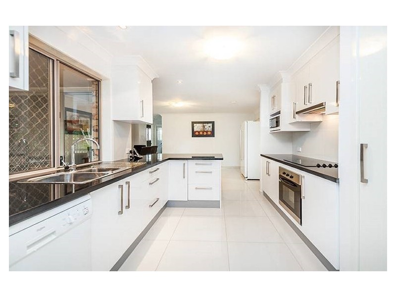 86 Edenlea Drive, Meadowbrook QLD 4131