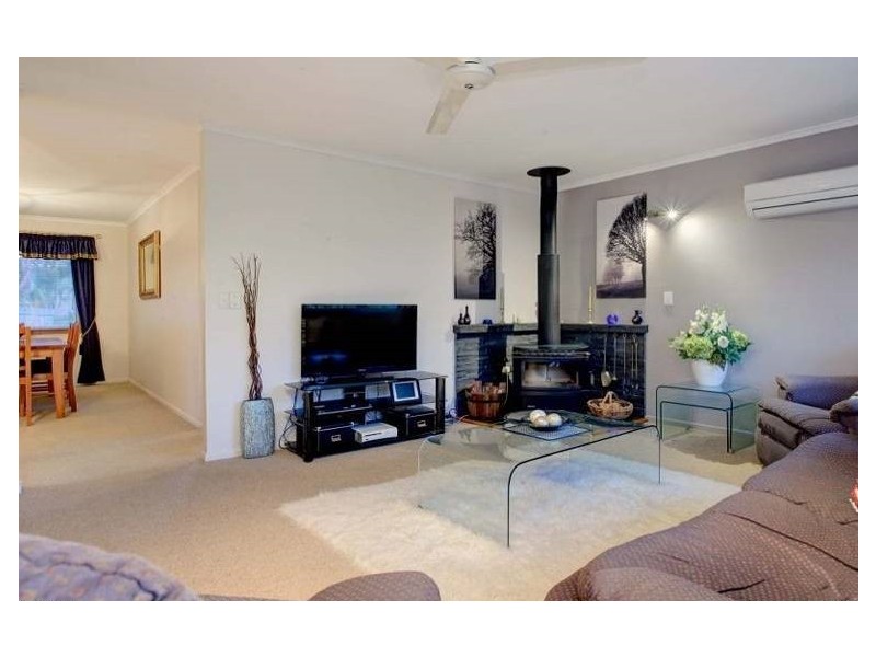 55 Kilkivan Avenue, Kenmore QLD 4069
