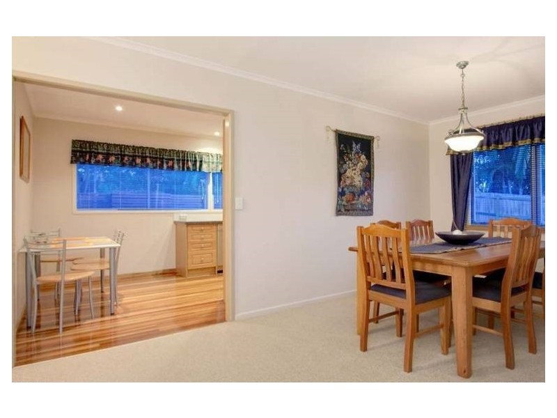 55 Kilkivan Avenue, Kenmore QLD 4069