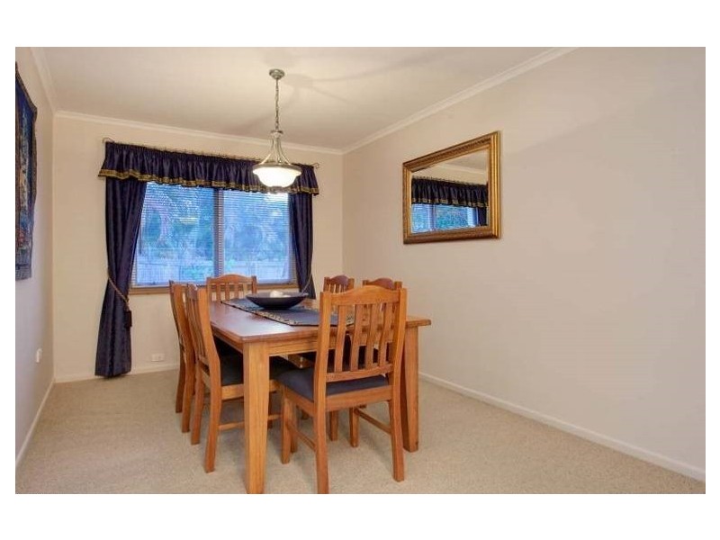 55 Kilkivan Avenue, Kenmore QLD 4069