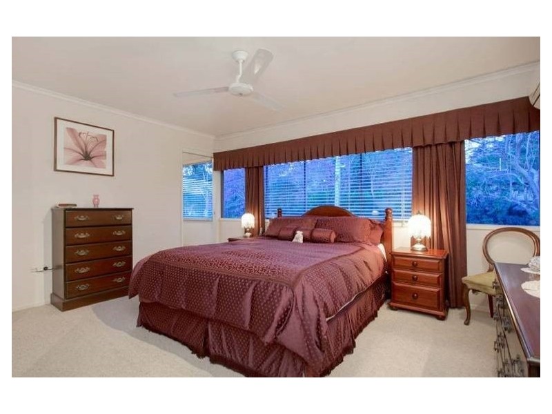 55 Kilkivan Avenue, Kenmore QLD 4069