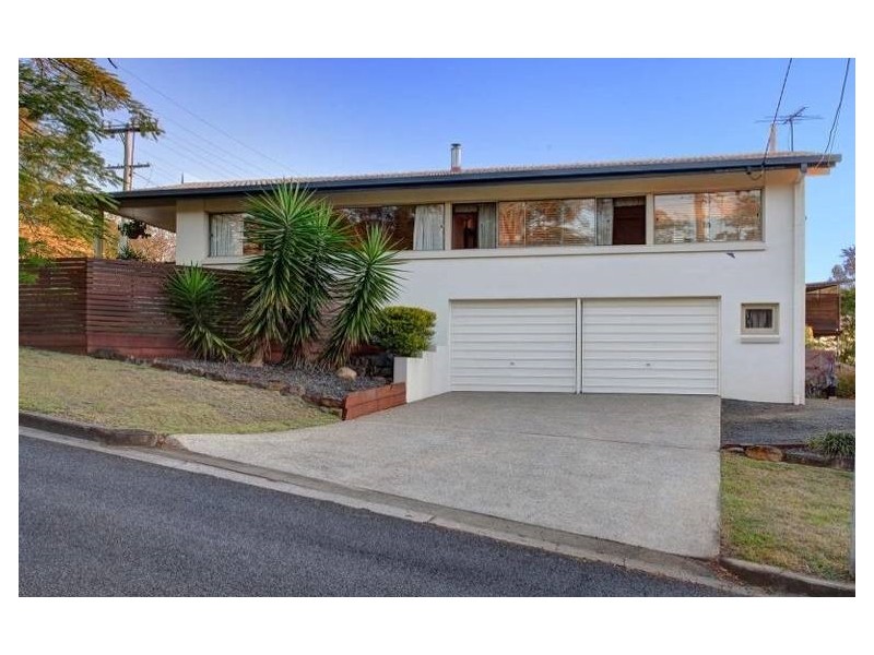 55 Kilkivan Avenue, Kenmore QLD 4069