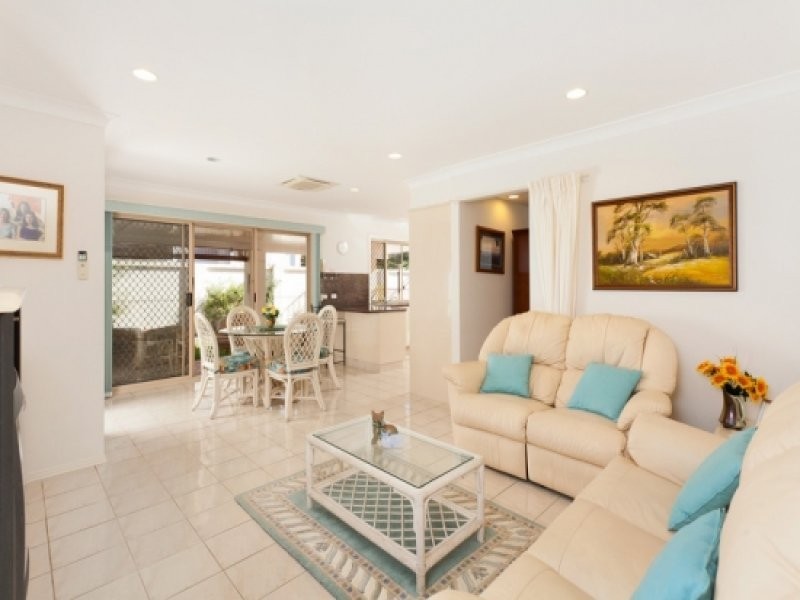 16/50 Boblynne Street, Chapel Hill QLD 4069
