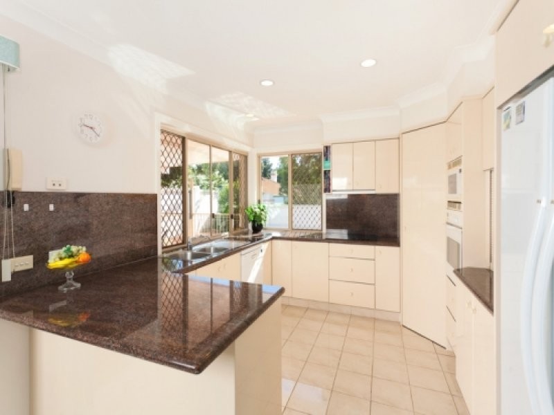 16/50 Boblynne Street, Chapel Hill QLD 4069