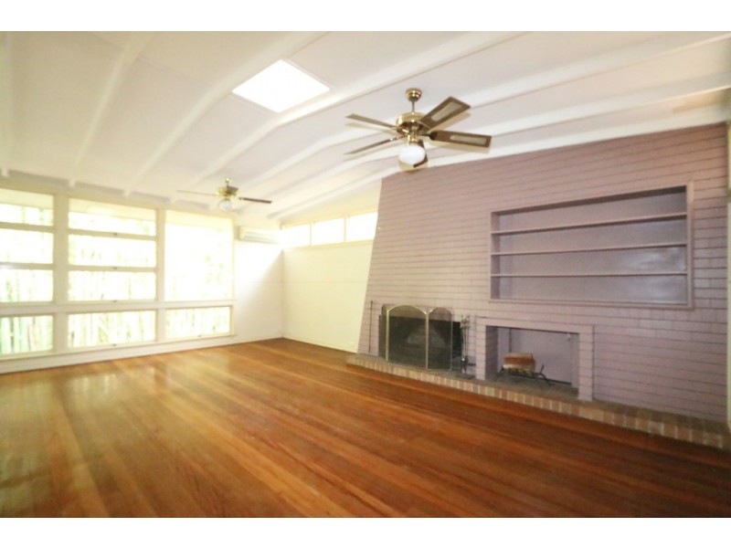 9 Pullenvale Road, Pullenvale QLD 4069