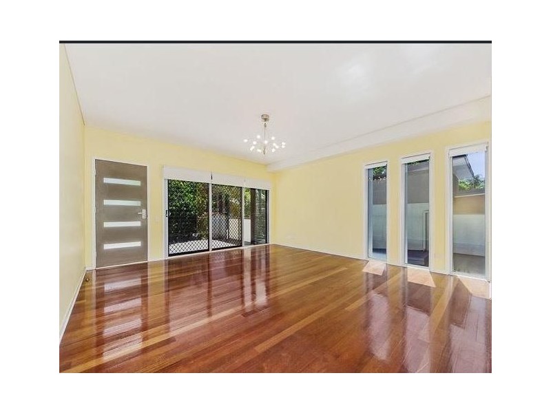 2/11A Rennie Street, Indooroopilly QLD 4068