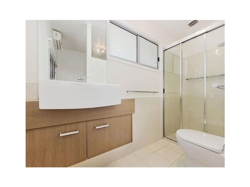 2/11A Rennie Street, Indooroopilly QLD 4068