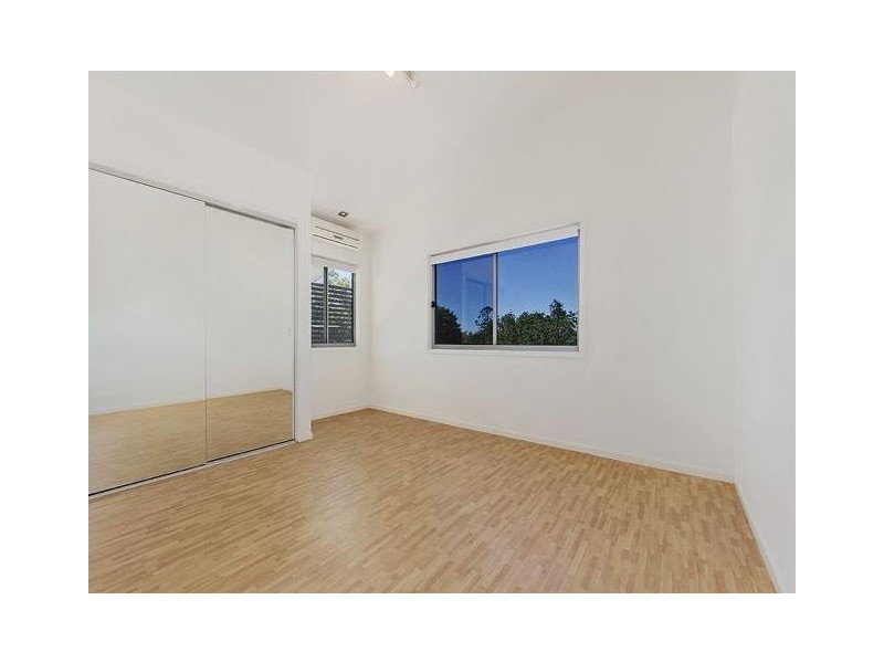 2/11A Rennie Street, Indooroopilly QLD 4068