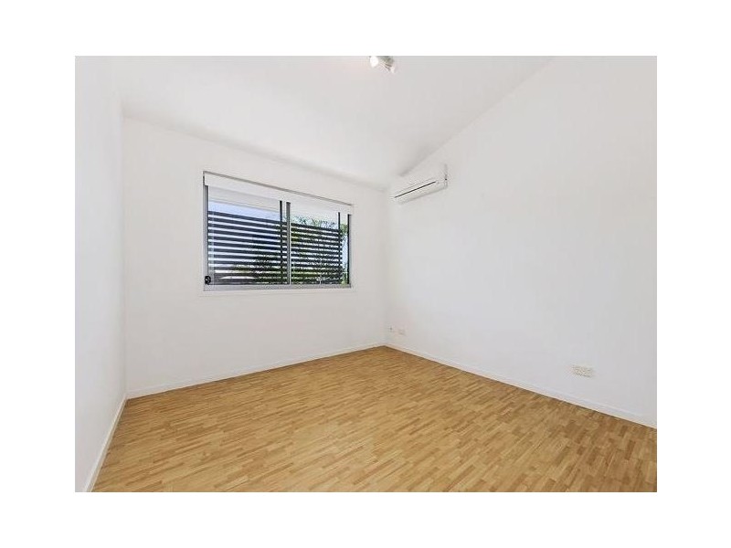 2/11A Rennie Street, Indooroopilly QLD 4068