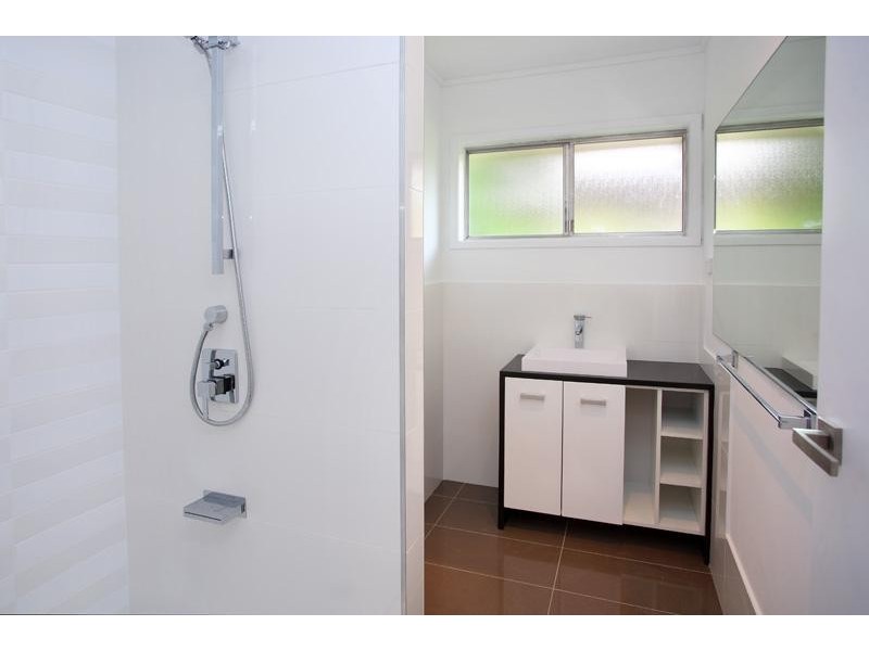 16 Harefield Street, Indooroopilly QLD 4068