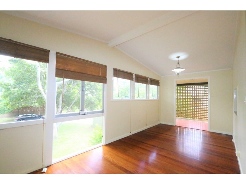 73 Moordale Street, Chapel Hill QLD 4069