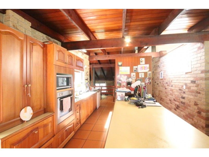 28 Kewarra Street, Kenmore QLD 4069