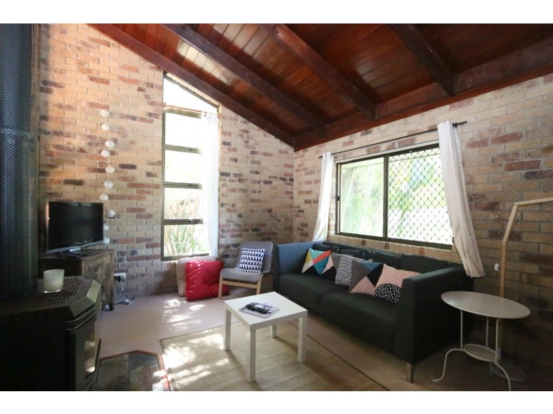 28 Kewarra Street, Kenmore QLD 4069