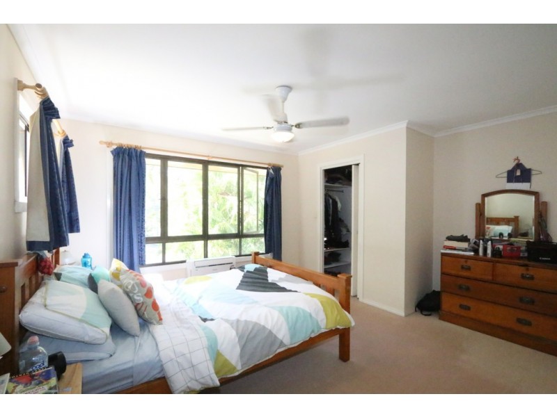 28 Kewarra Street, Kenmore QLD 4069