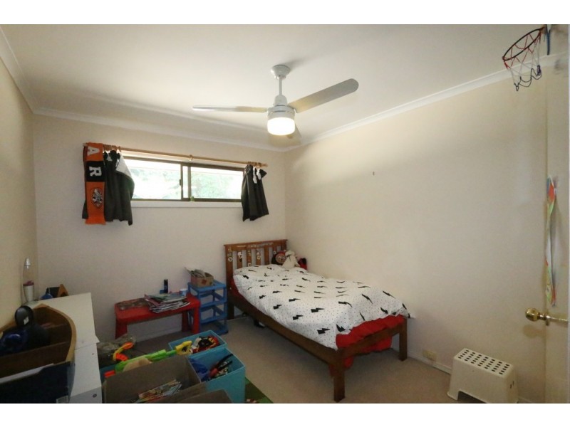 28 Kewarra Street, Kenmore QLD 4069