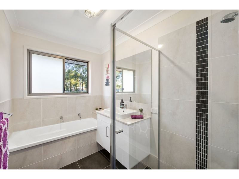 21 Pamphlett Street, Oxley QLD 4075