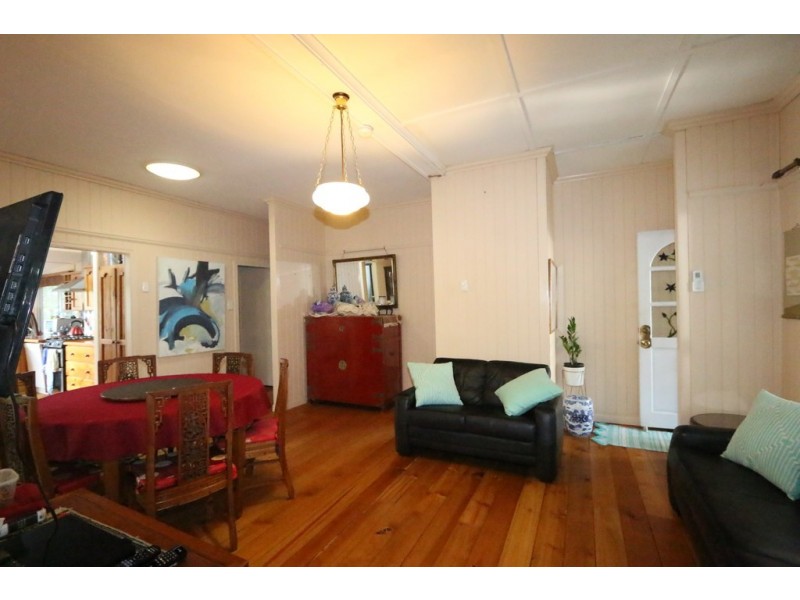 120 Jesmond Rd, Indooroopilly QLD 4068