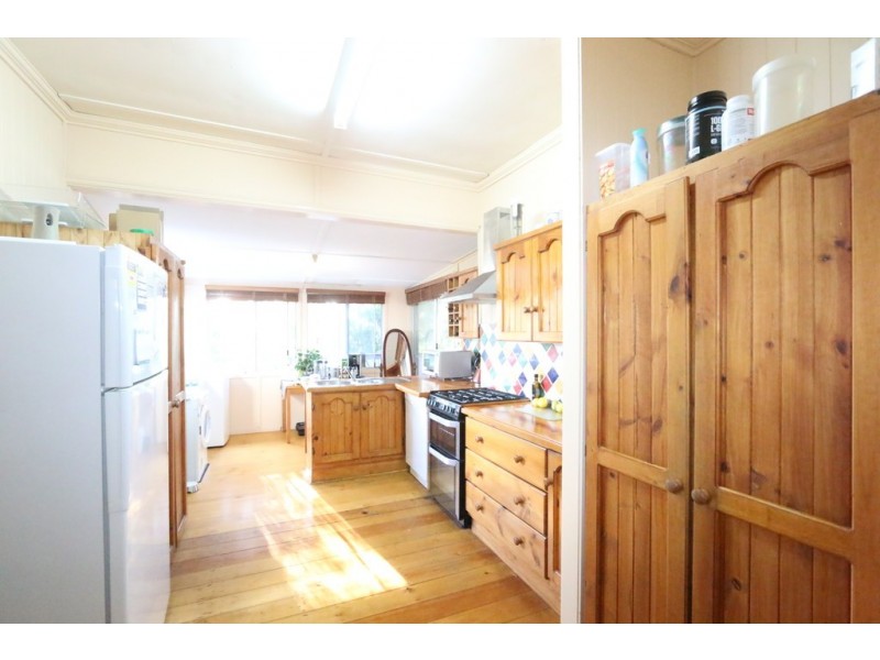 120 Jesmond Rd, Indooroopilly QLD 4068