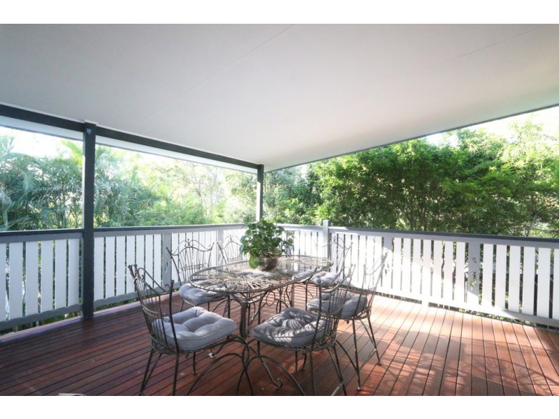 120 Jesmond Rd, Indooroopilly QLD 4068