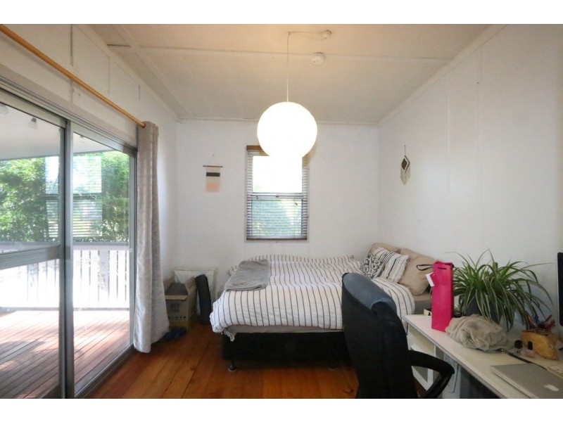 120 Jesmond Rd, Indooroopilly QLD 4068