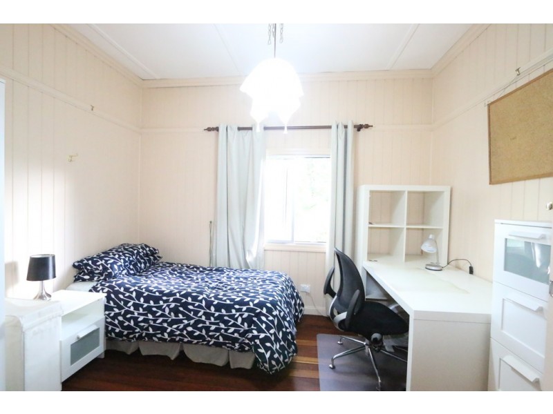 120 Jesmond Rd, Indooroopilly QLD 4068