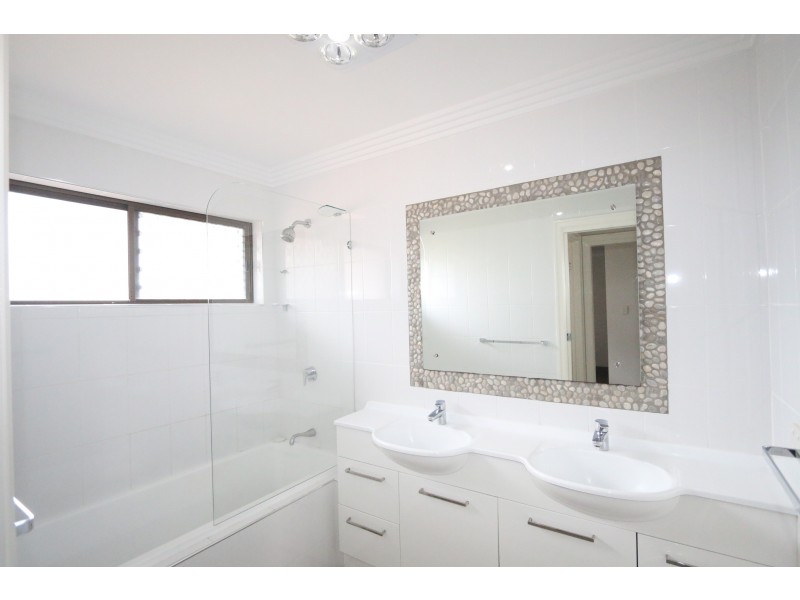 57 Mt Ommaney Drive, Jindalee QLD 4074