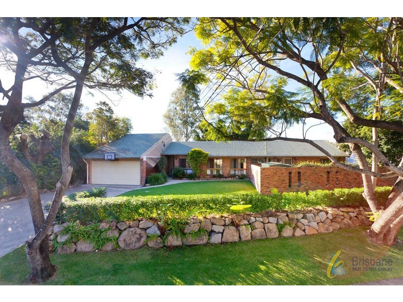 57 Mount Ommaney Drive, Mount Ommaney QLD 4074