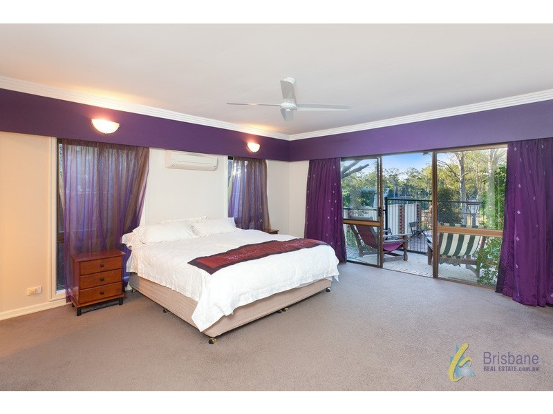 57 Mount Ommaney Drive, Mount Ommaney QLD 4074