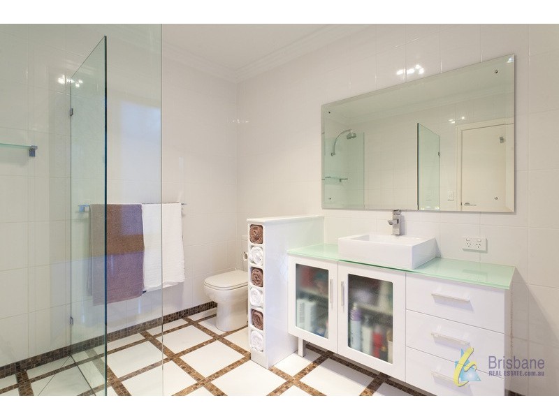 57 Mount Ommaney Drive, Mount Ommaney QLD 4074